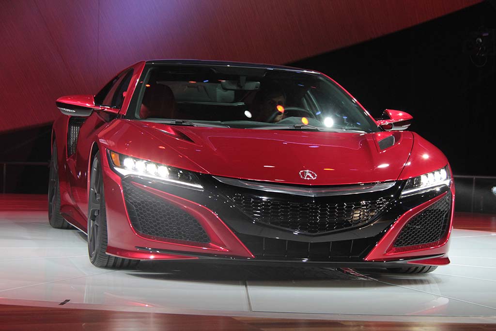 2016-Acura-NSX-nose-on