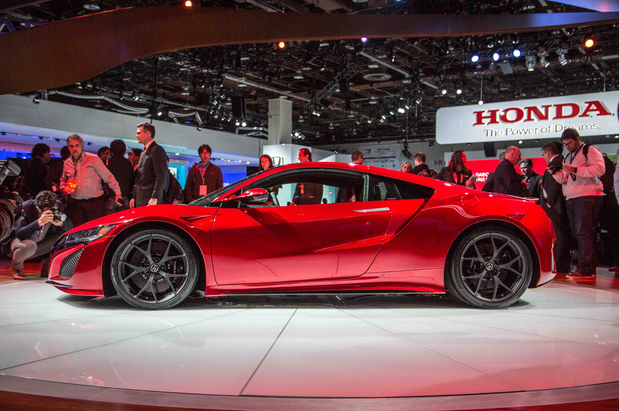 2016-Acura-NSX-side-profile