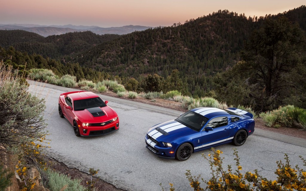 2013-Ford-Shelby-Mustang-GT500-2012-Chevrolet-Camaro-ZL1-top-view